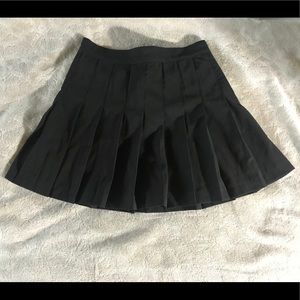 brandy Melville pleated skirt
